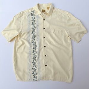 Men’s Jos A Bank Short Sleeve Silk Shirt Size Medium